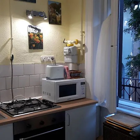 Apartment Alkotas דירה *