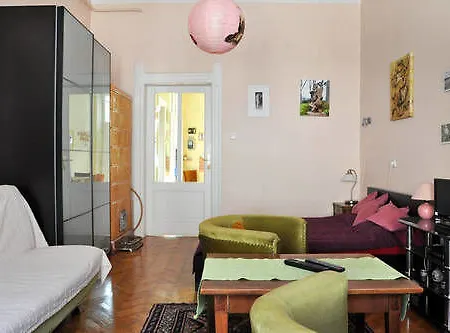 Apartment Alkotas * Budapest