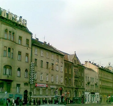 Apartment Alkotas * Budapest